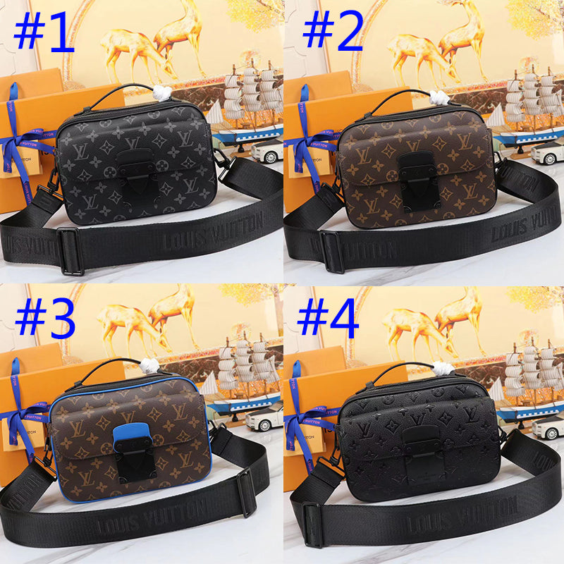 2XE137B  Fashionable leather bag 