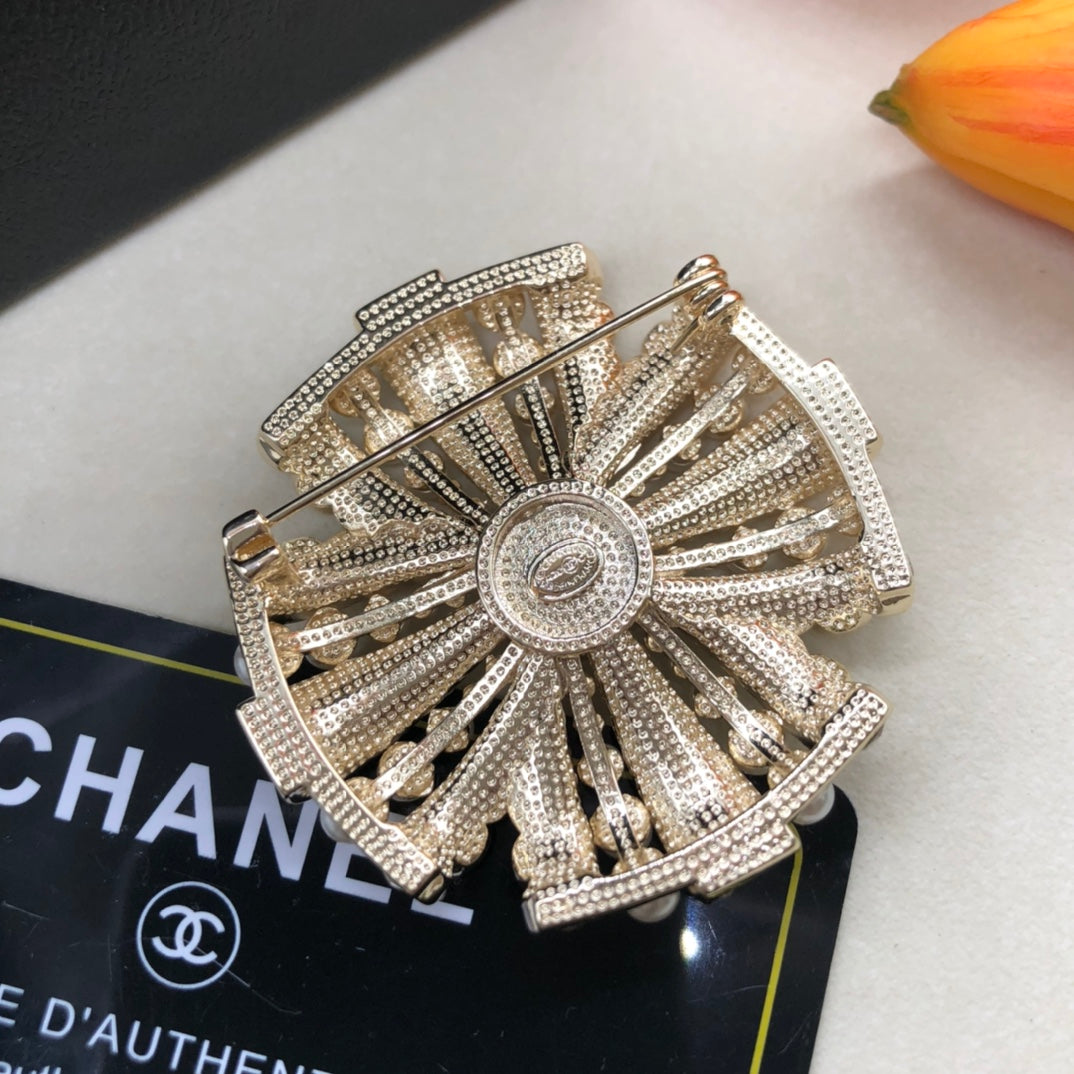 14C854X  Fashion Brooch