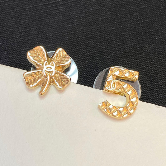 14C71E  Fashionable and high quality earrings