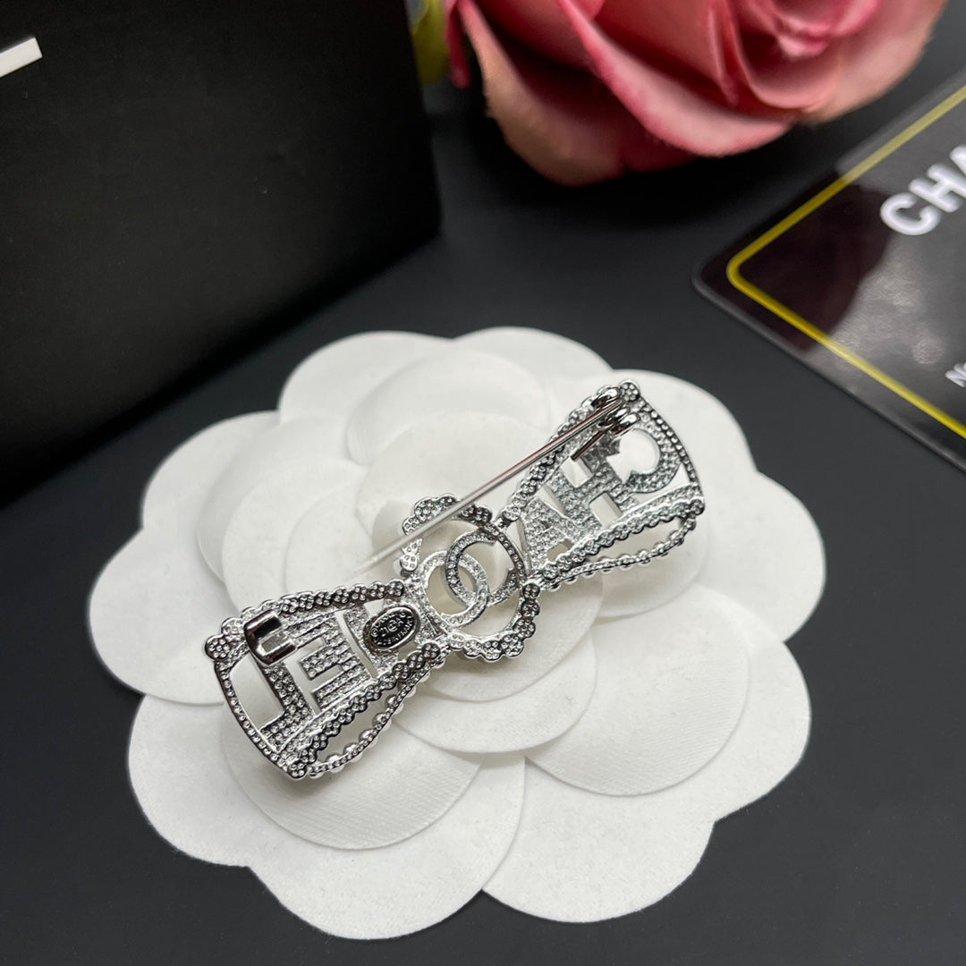 14C894X   Fashion Brooch