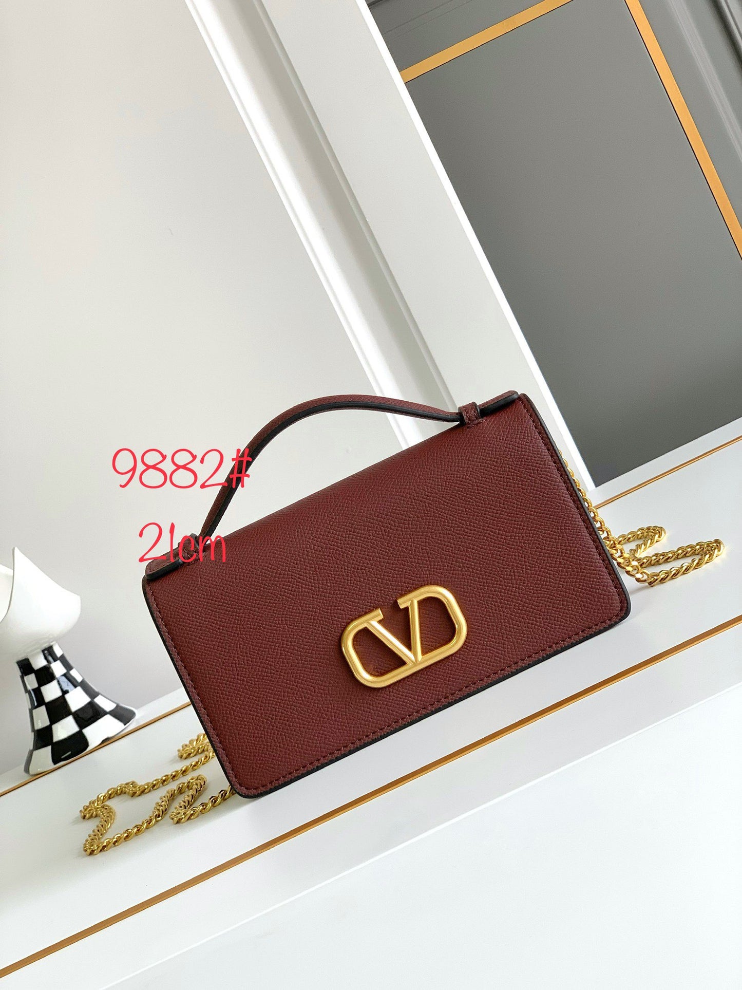 1XVL272B  Fashionable leather bag 