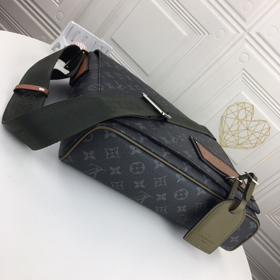 1XE421B Fashionable leather bag