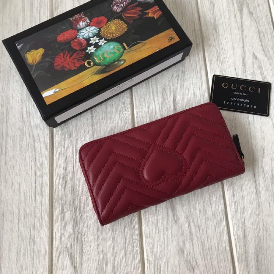 1XB81B  Fashionable leather wallets