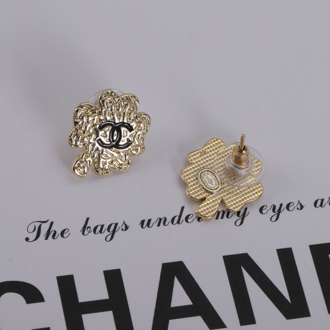 14C12E  Fashionable and high quality earrings