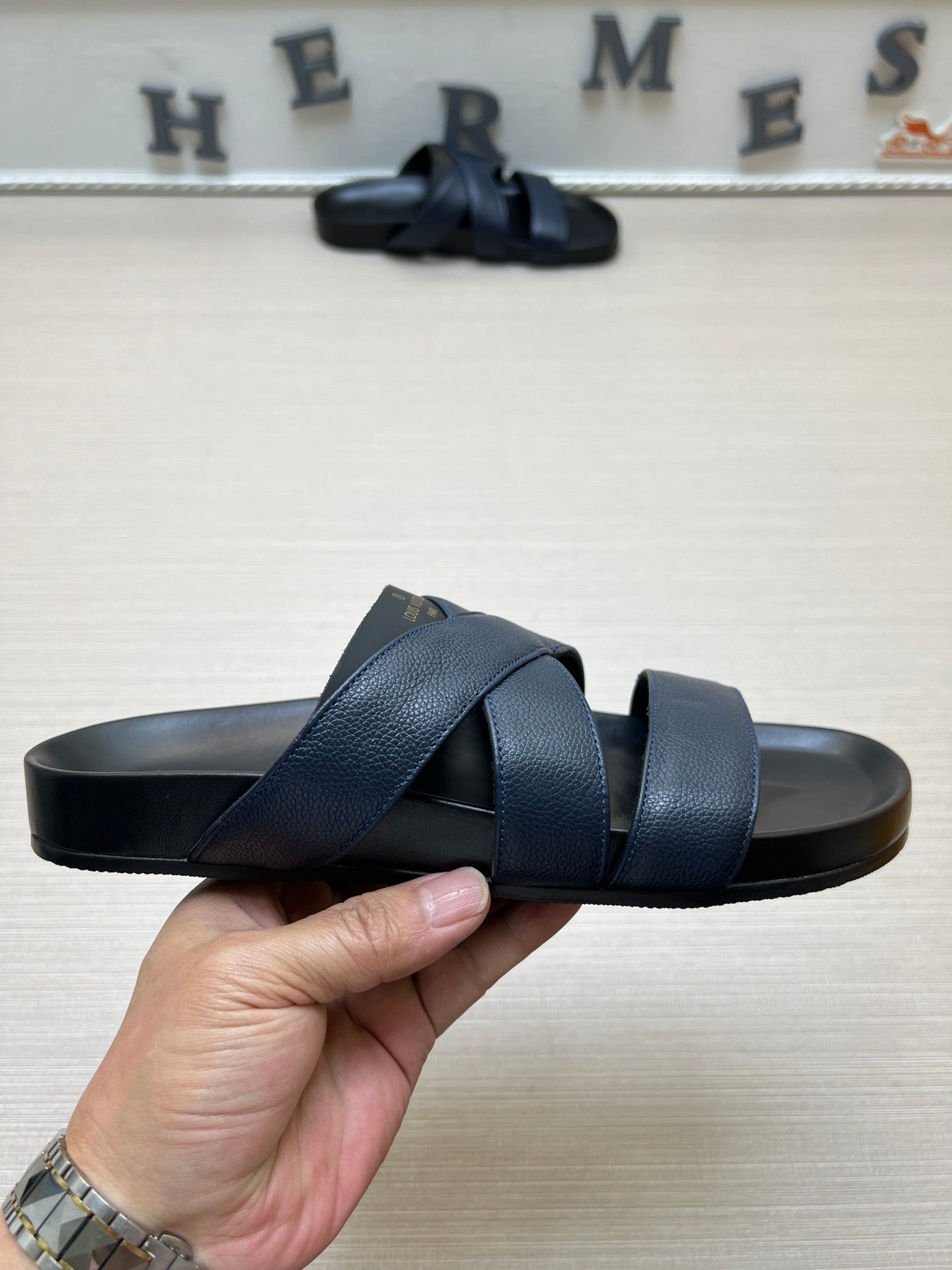 54E89Z   fashion  slippers