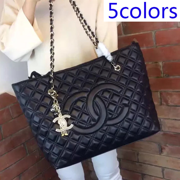 55C2B  Fashionable leather bag 