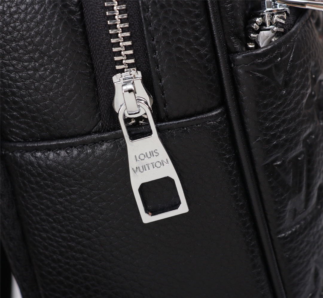 2XE294B  Fashionable leather bag 