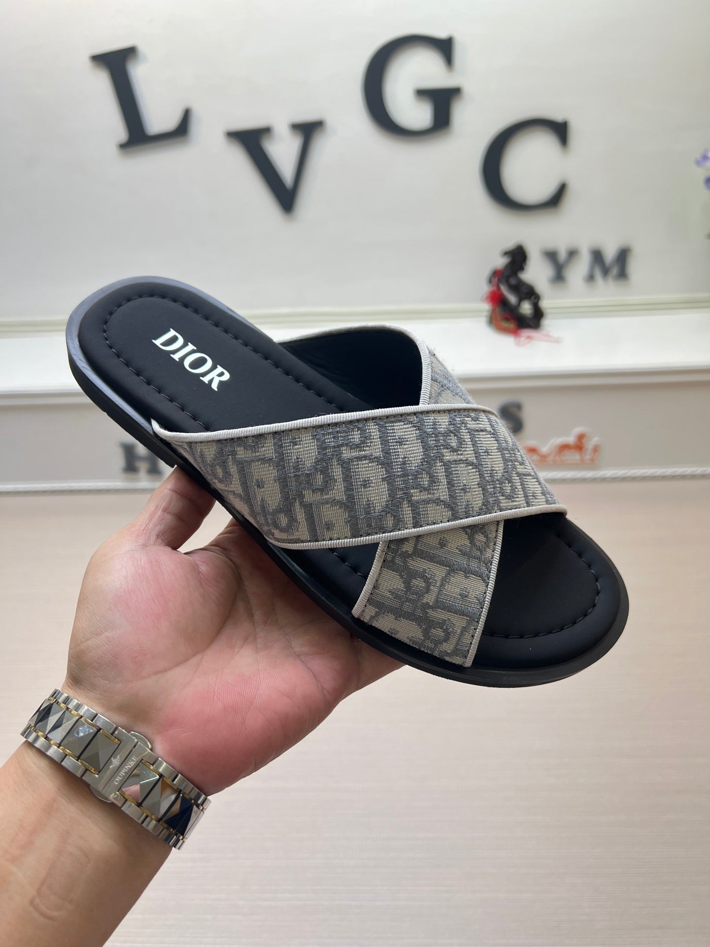 54D79Z   fashion  slippers