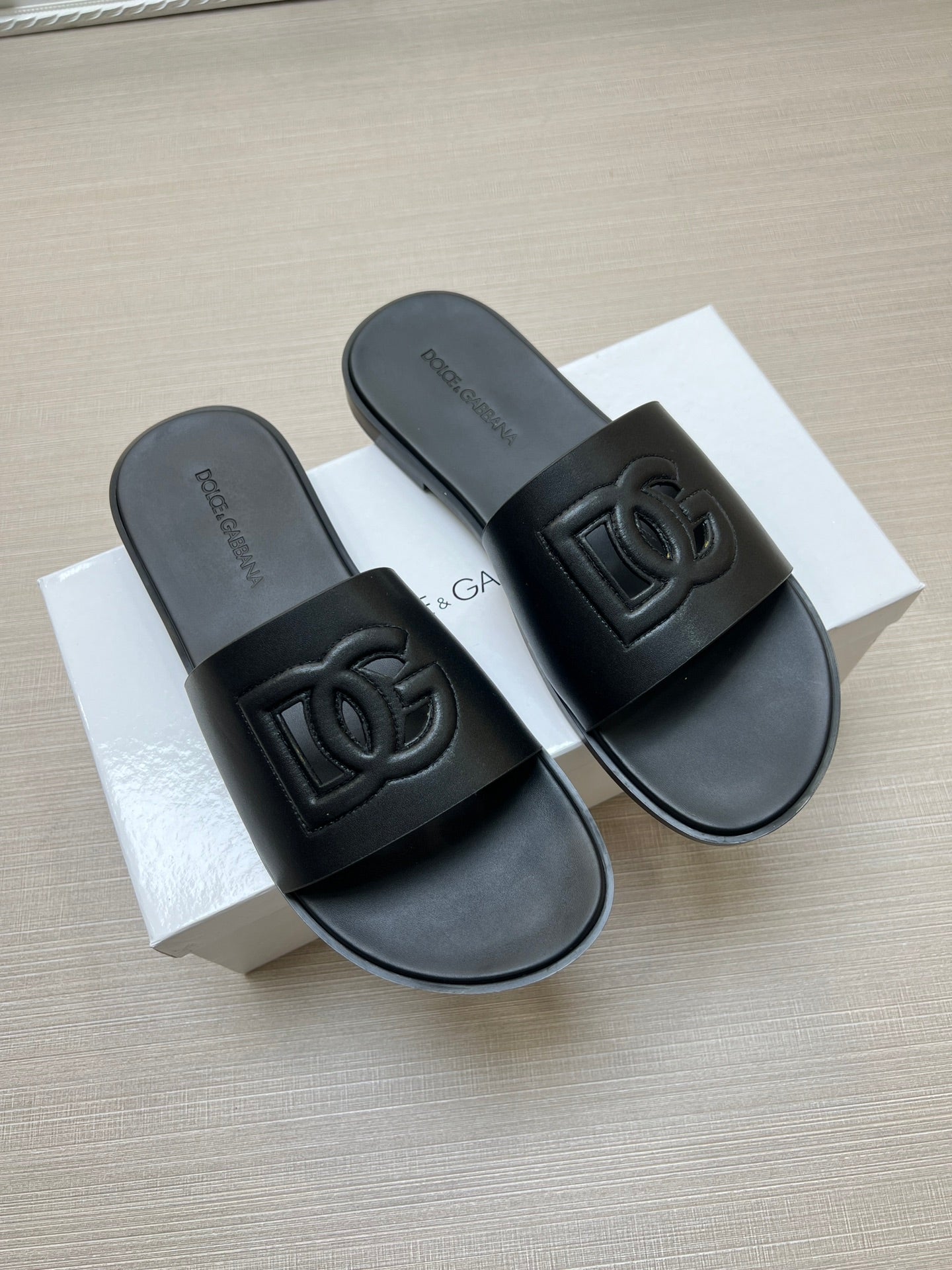 54A63Z   fashion   slippers