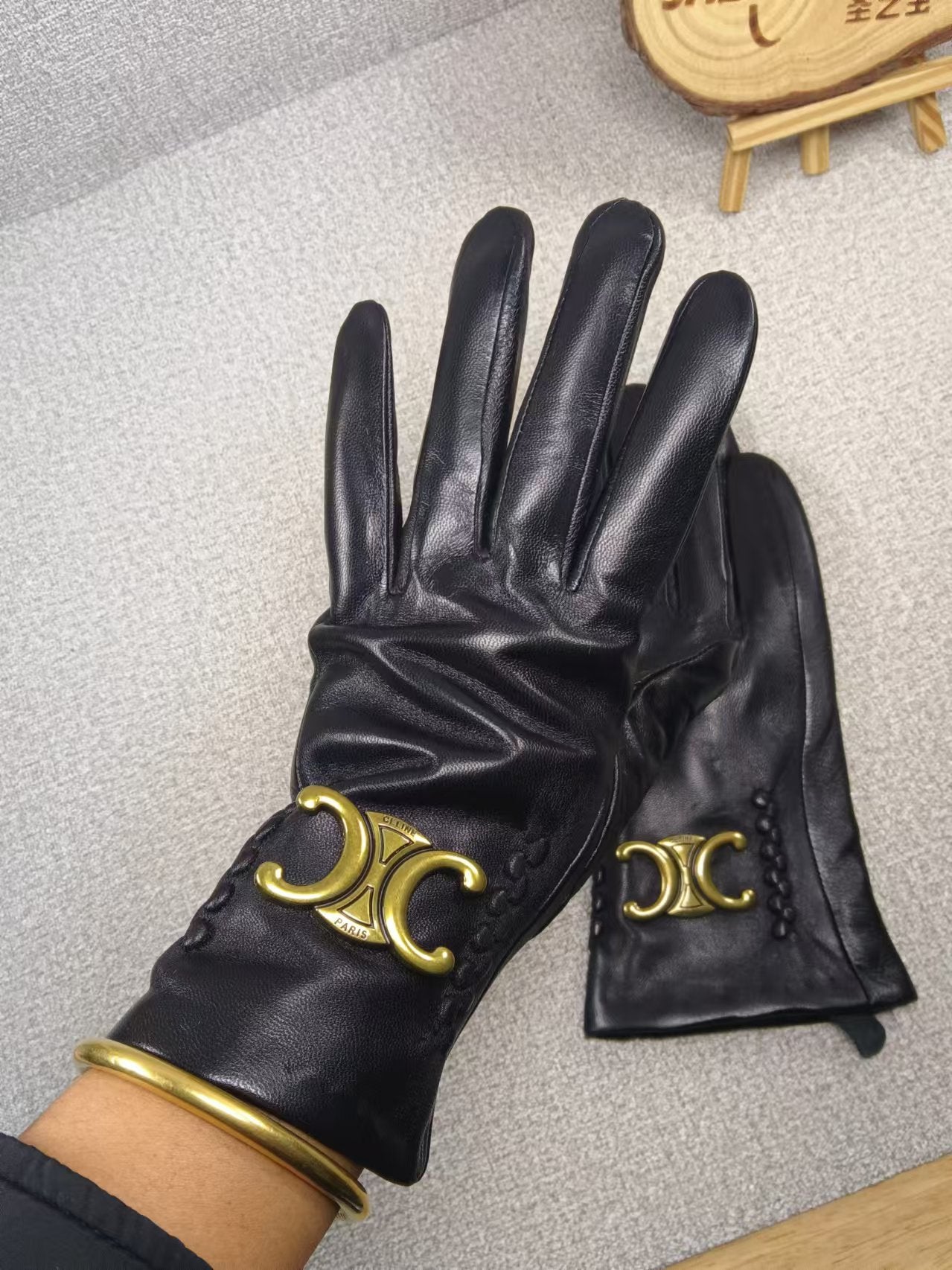 24CL99S   Fashion gloves