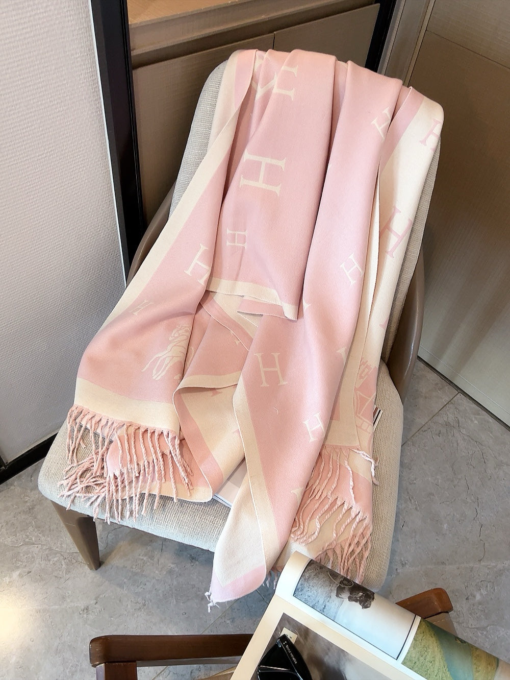 14H368W　Fashion scarves