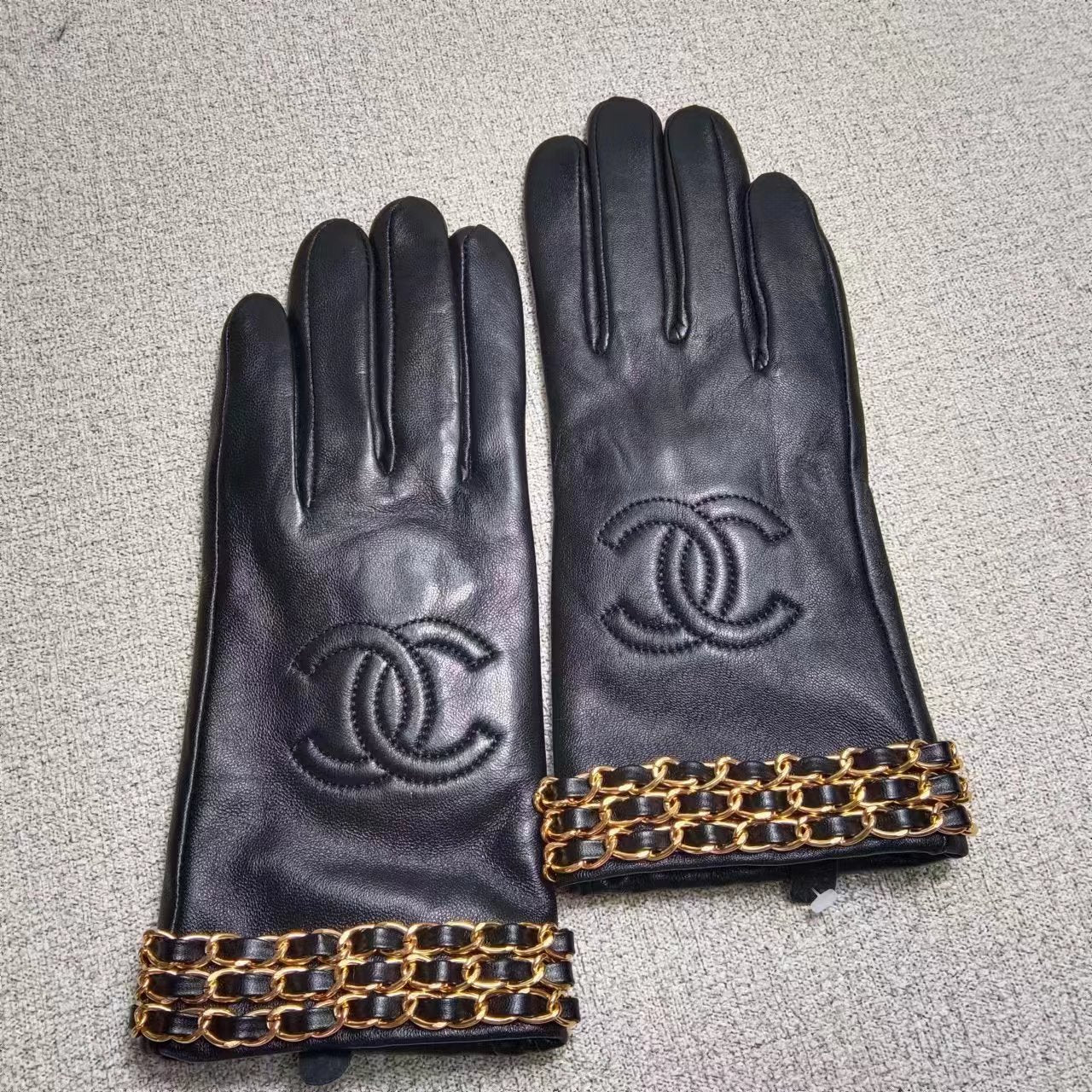 24C93S   Fashion gloves