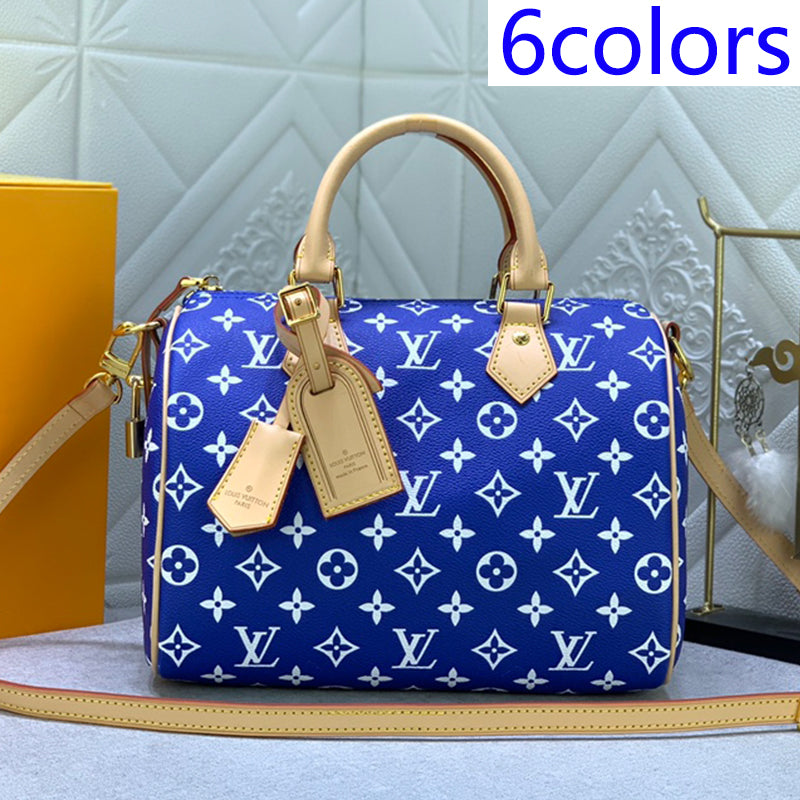 2XE268B  Fashionable leather bag 