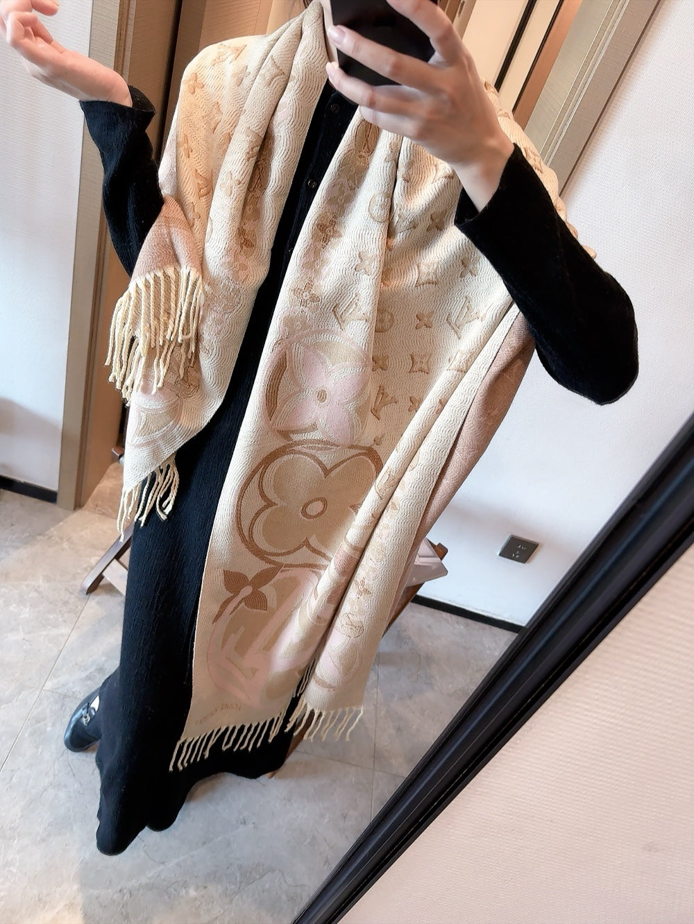 14E383W　 Fashion scarves