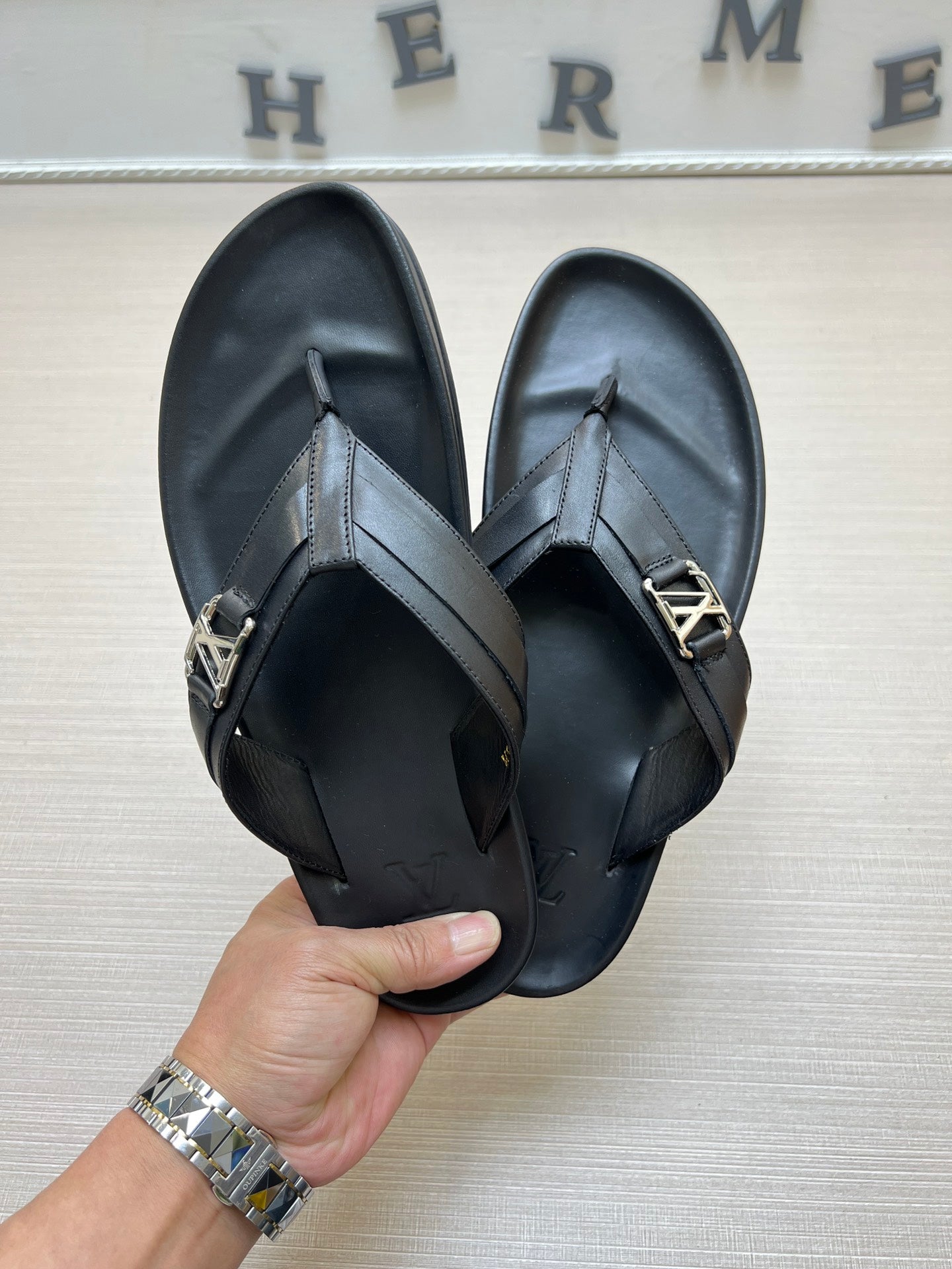 54E86Z   fashion  slippers