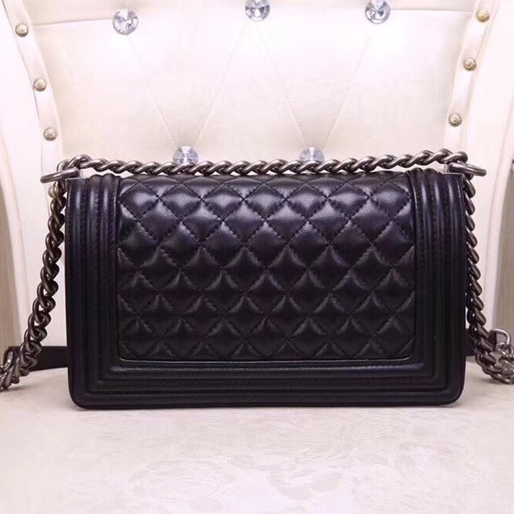 5C2B  Fashionable leather bag 