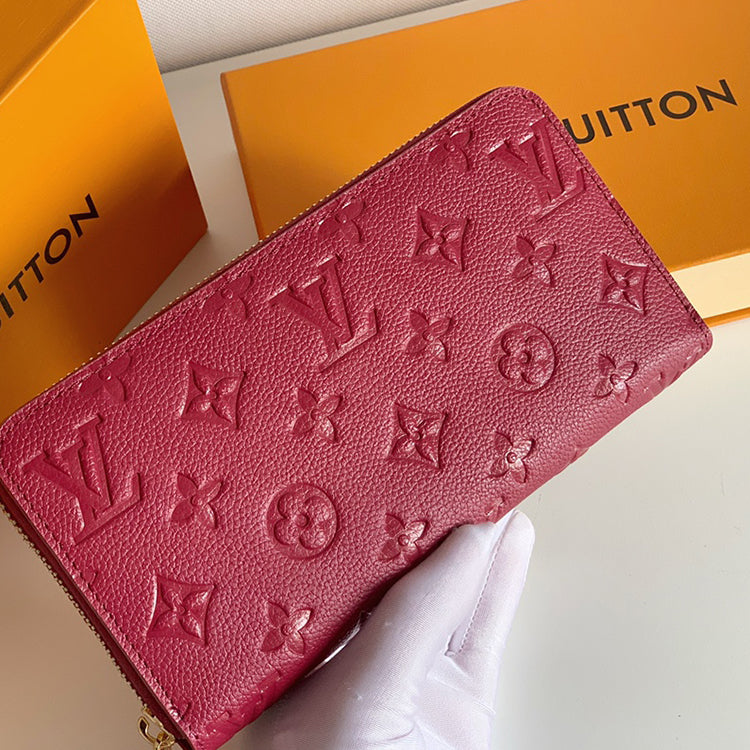 1E06B  Fashionable leather wallets