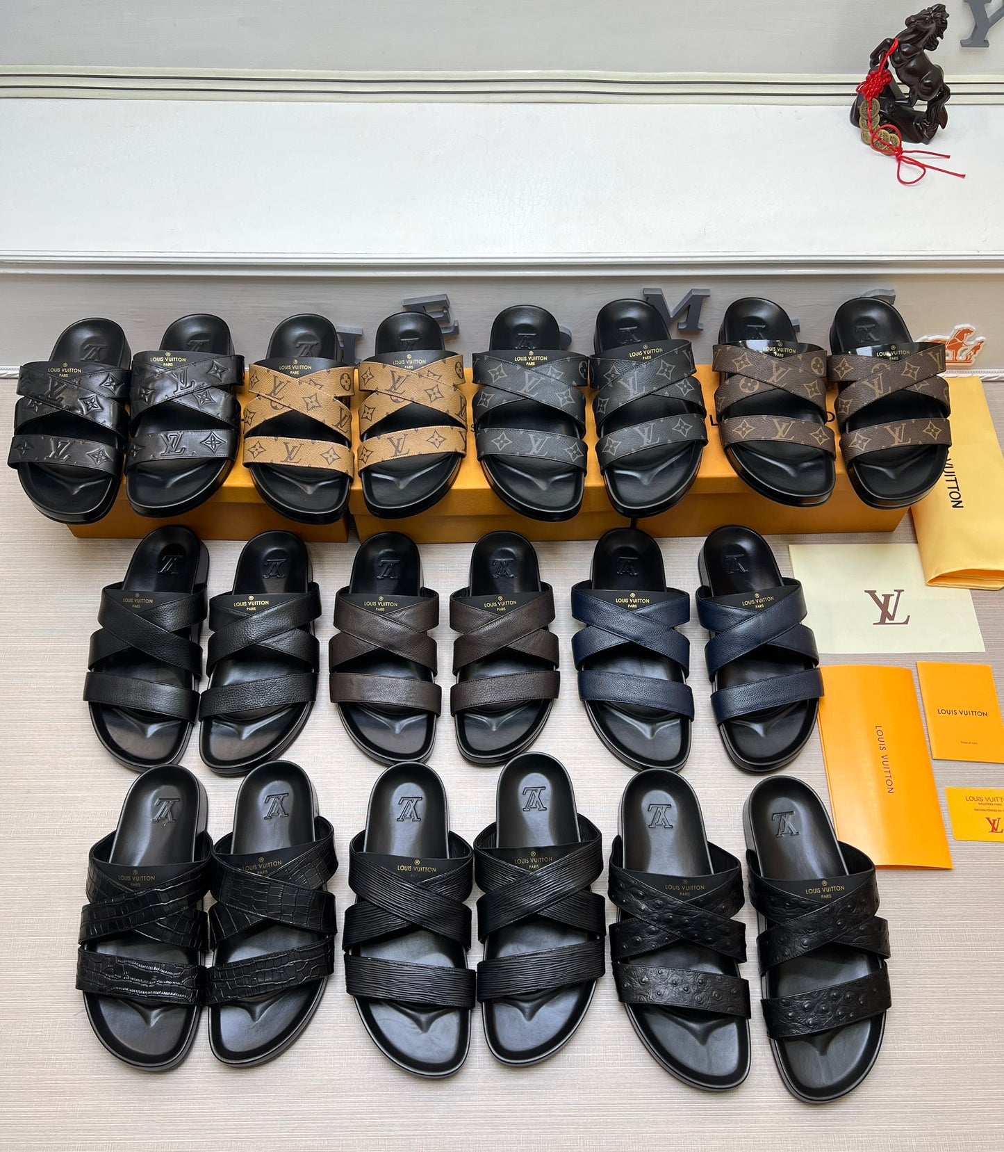 54E89Z   fashion  slippers