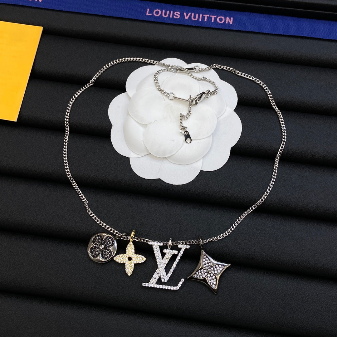 1YE79X  Fashion high -quality Necklaces