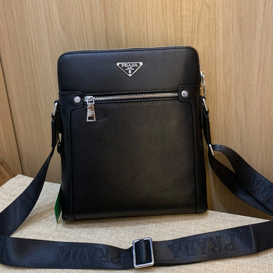 2XPD308B  Fashionable leather bag 