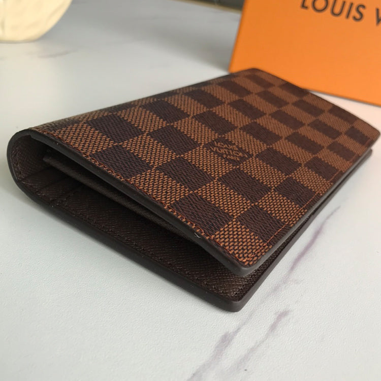 E2B  Fashionable leather wallets