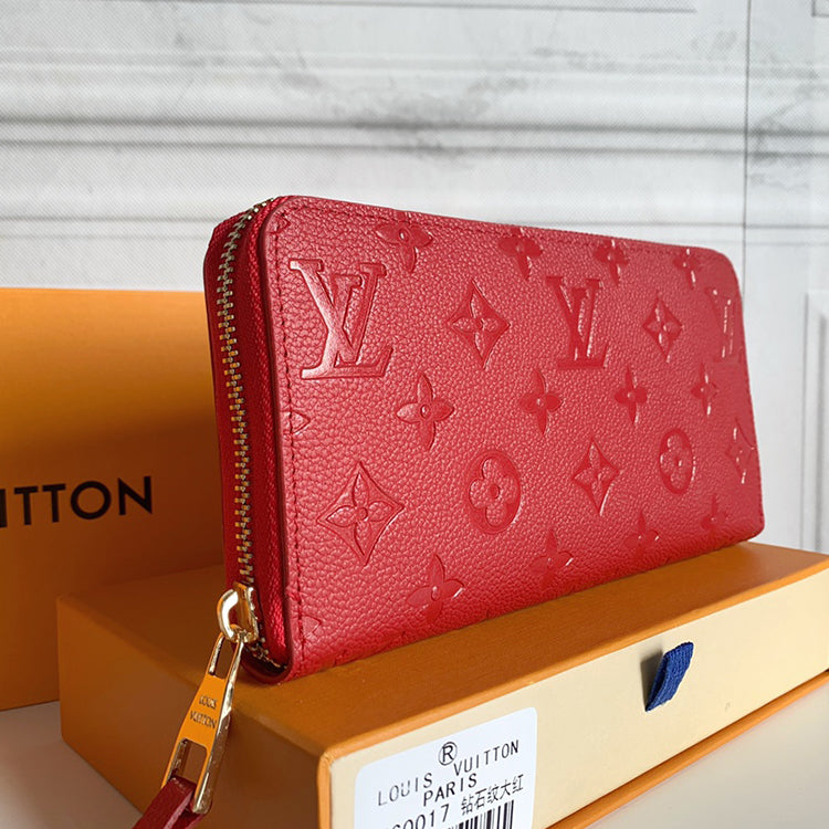 1E06B  Fashionable leather wallets