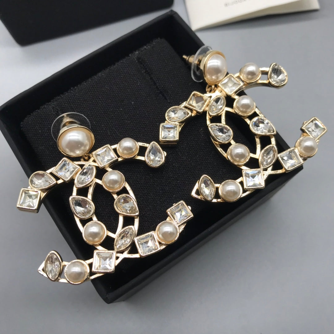 14C70E  Fashionable and high quality earrings