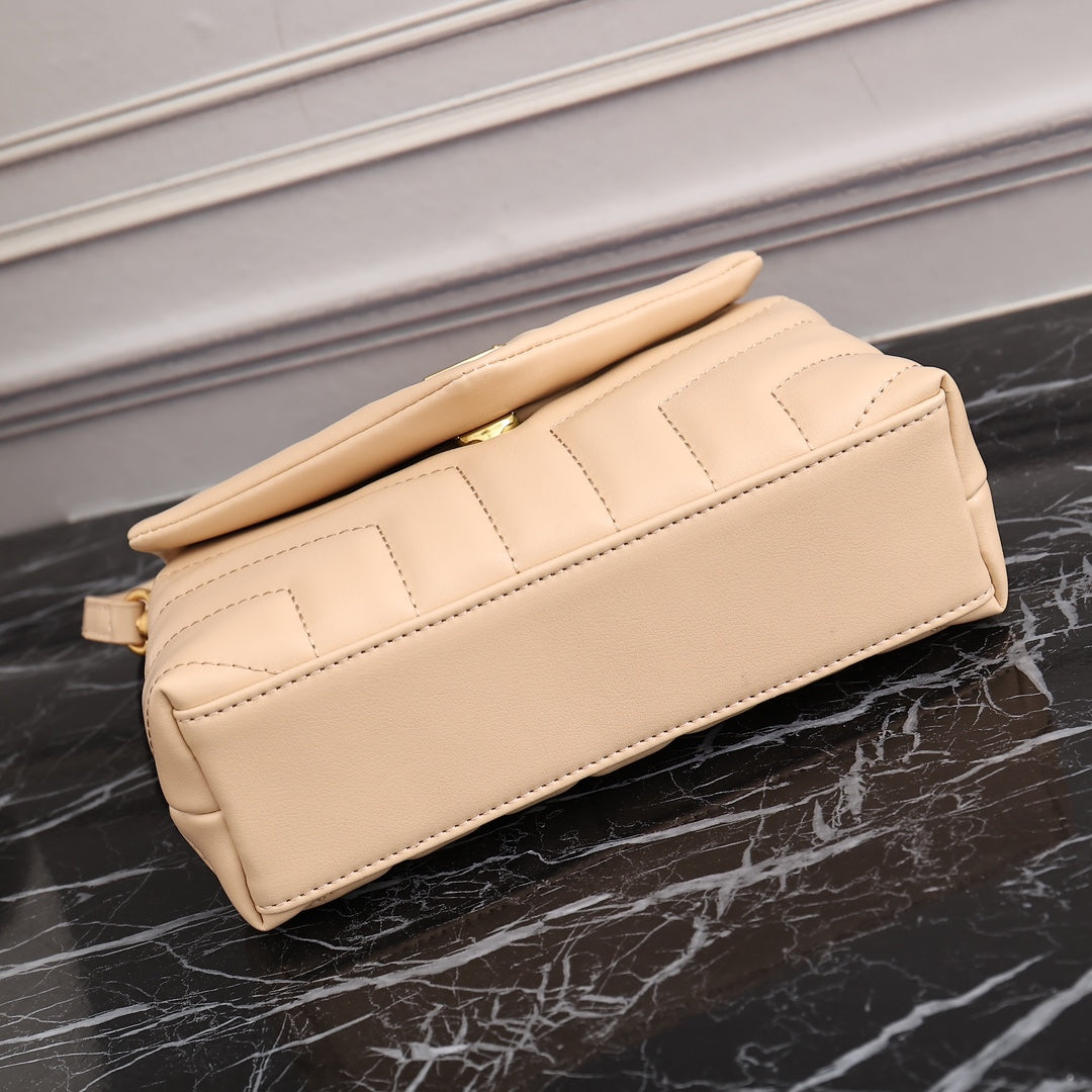 1XSL267B  Fashionable leather bag 