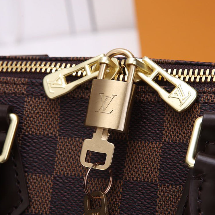 2E16B  Fashionable leather bag 