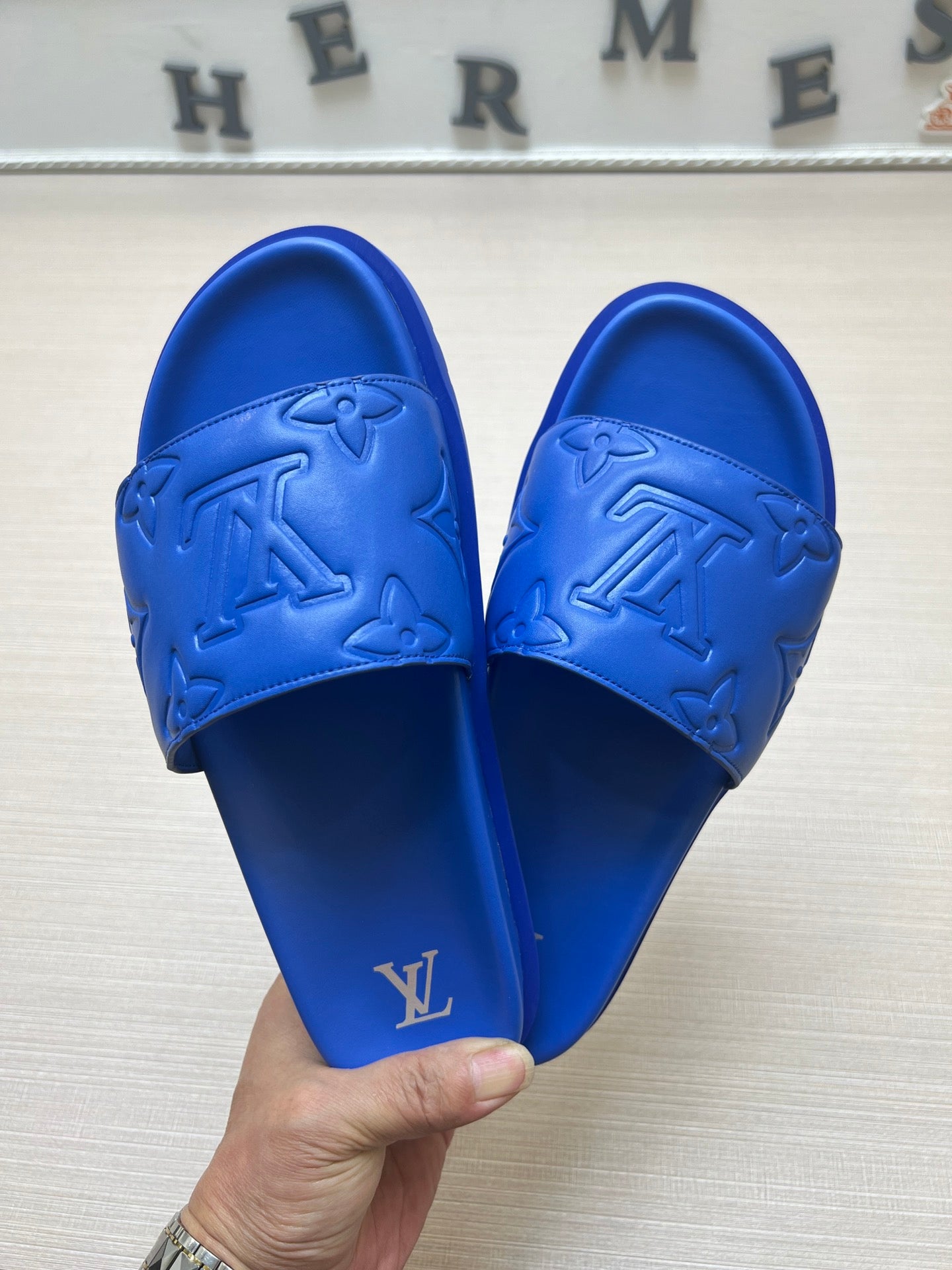 54E3Z   fashion slippers