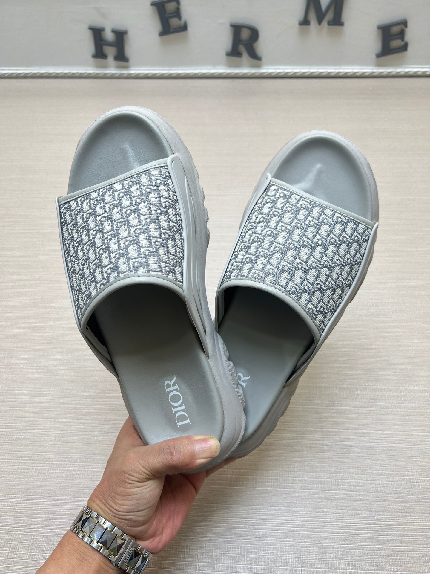 54D8Z   fashion  slippers