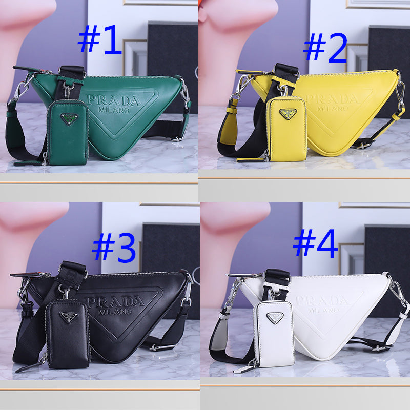 1XPD82B  Fashionable leather bag 