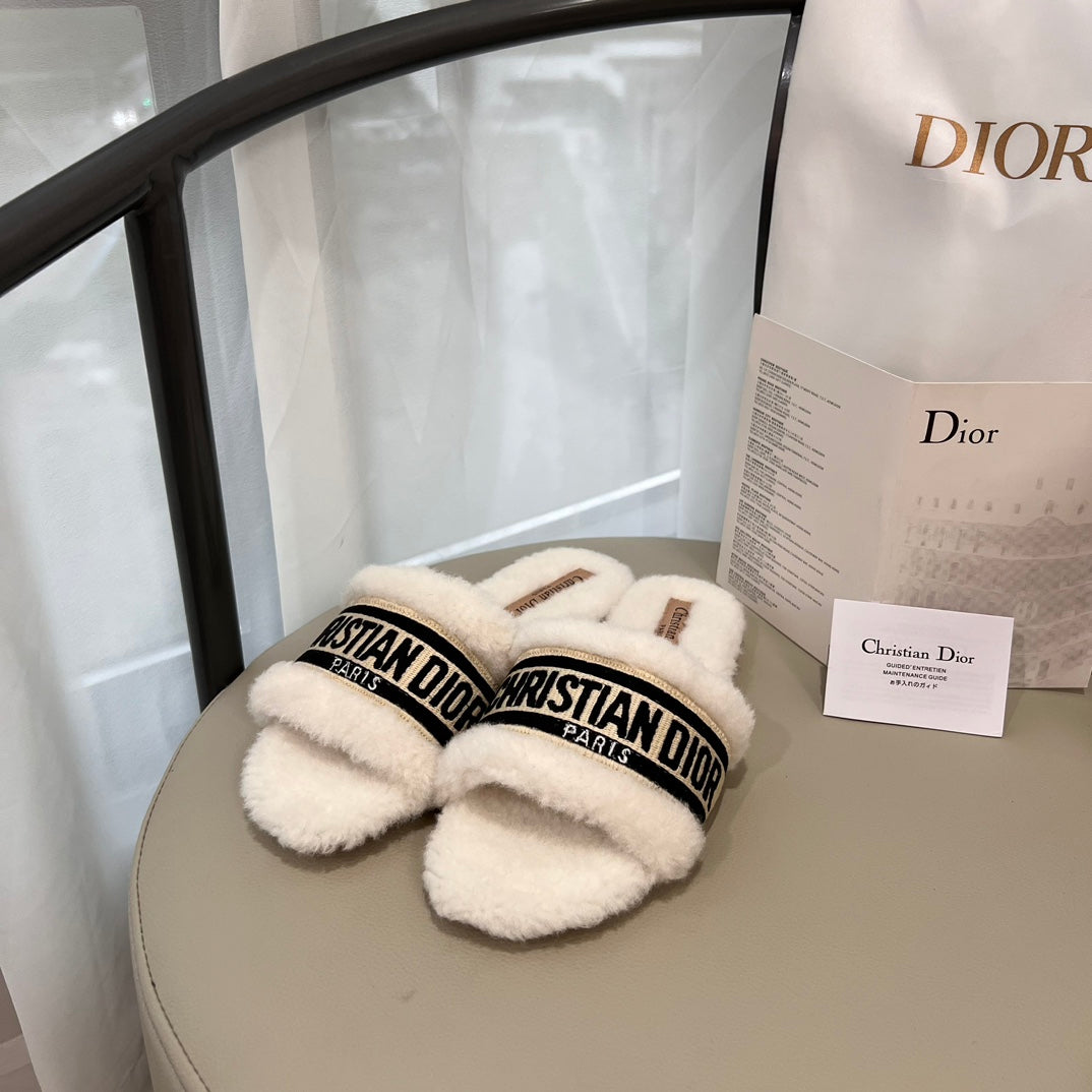 1JD4Z  Fashion Slippers