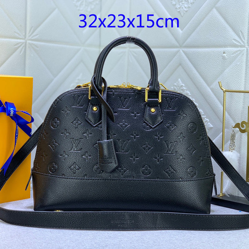 2XE319B  Fashionable leather bag 