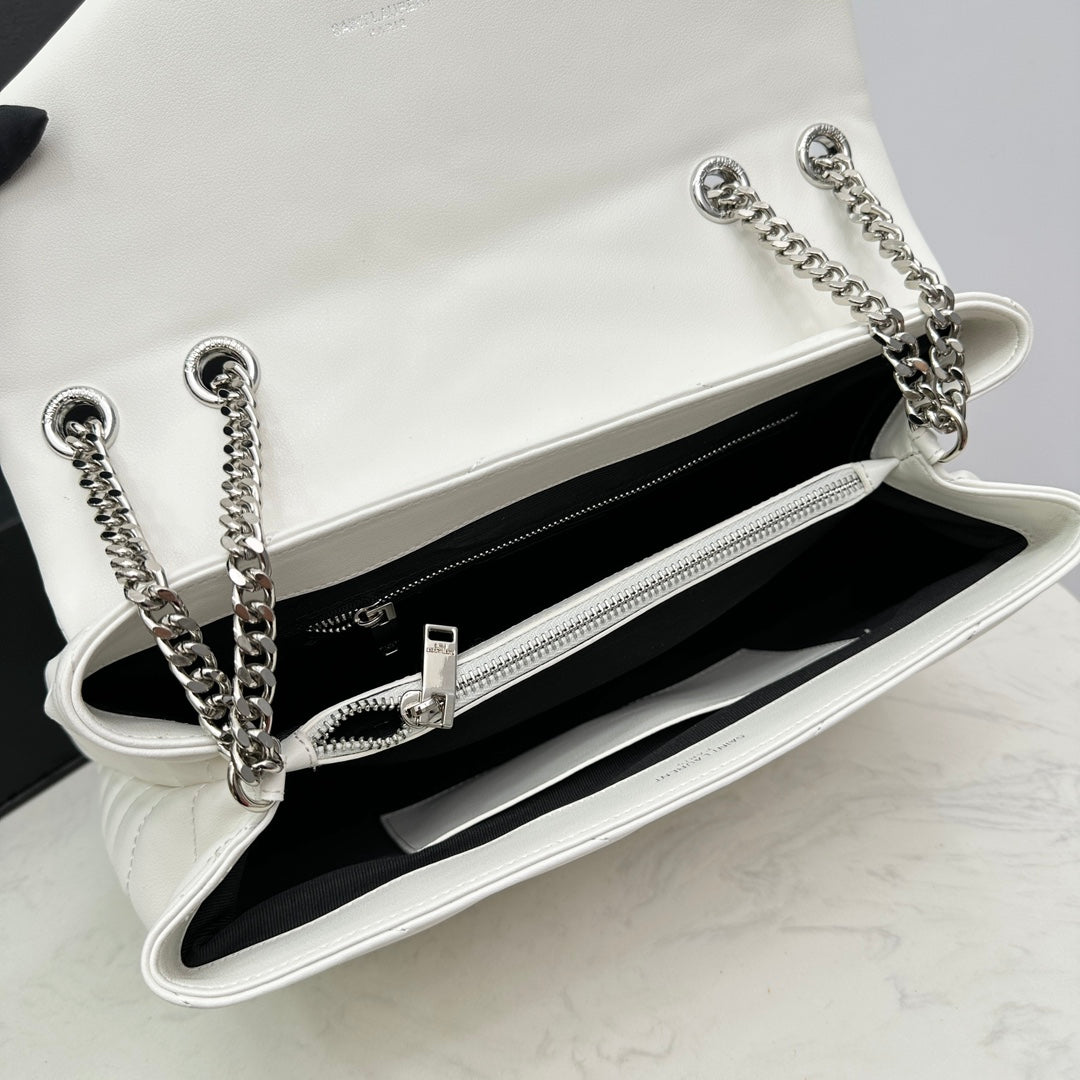 1XSL267B  Fashionable leather bag 