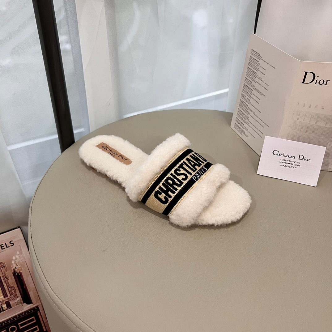 1JD4Z  Fashion Slippers