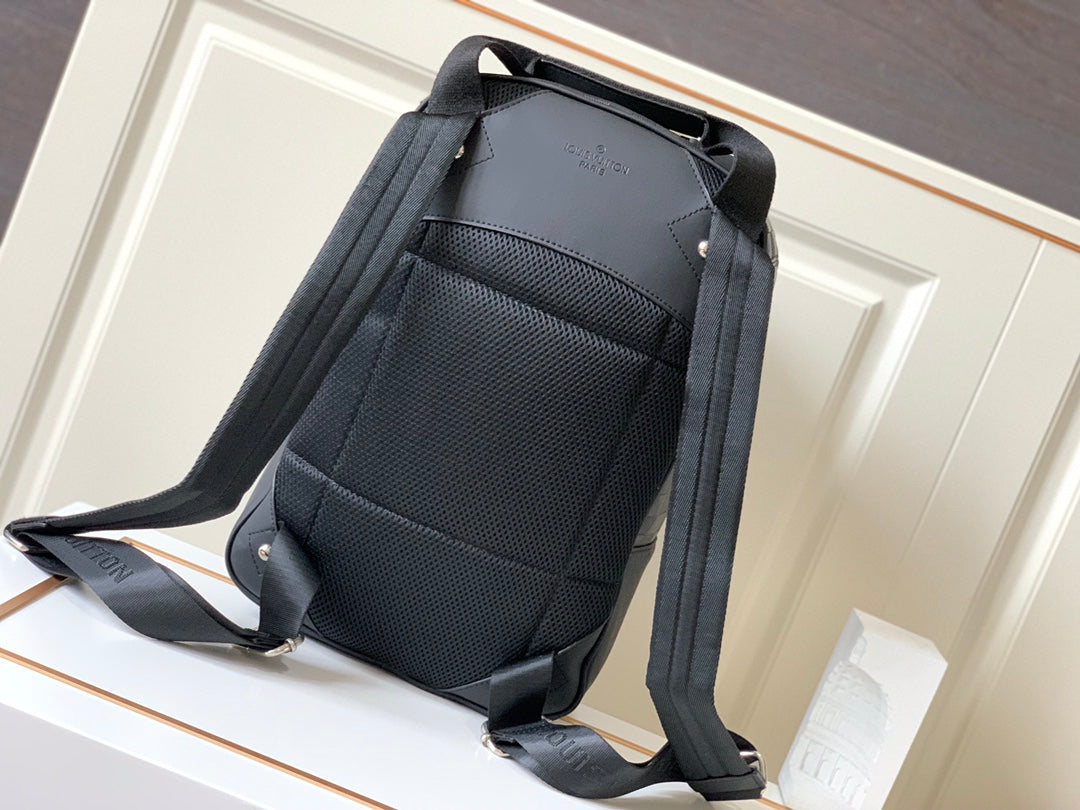 2XE356B Fashion leather backpacks