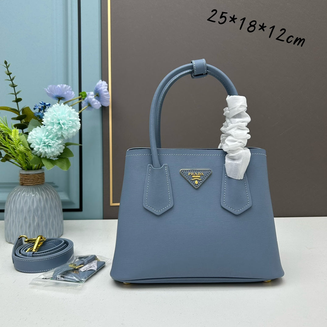 1XPD115B  Fashionable leather bag 