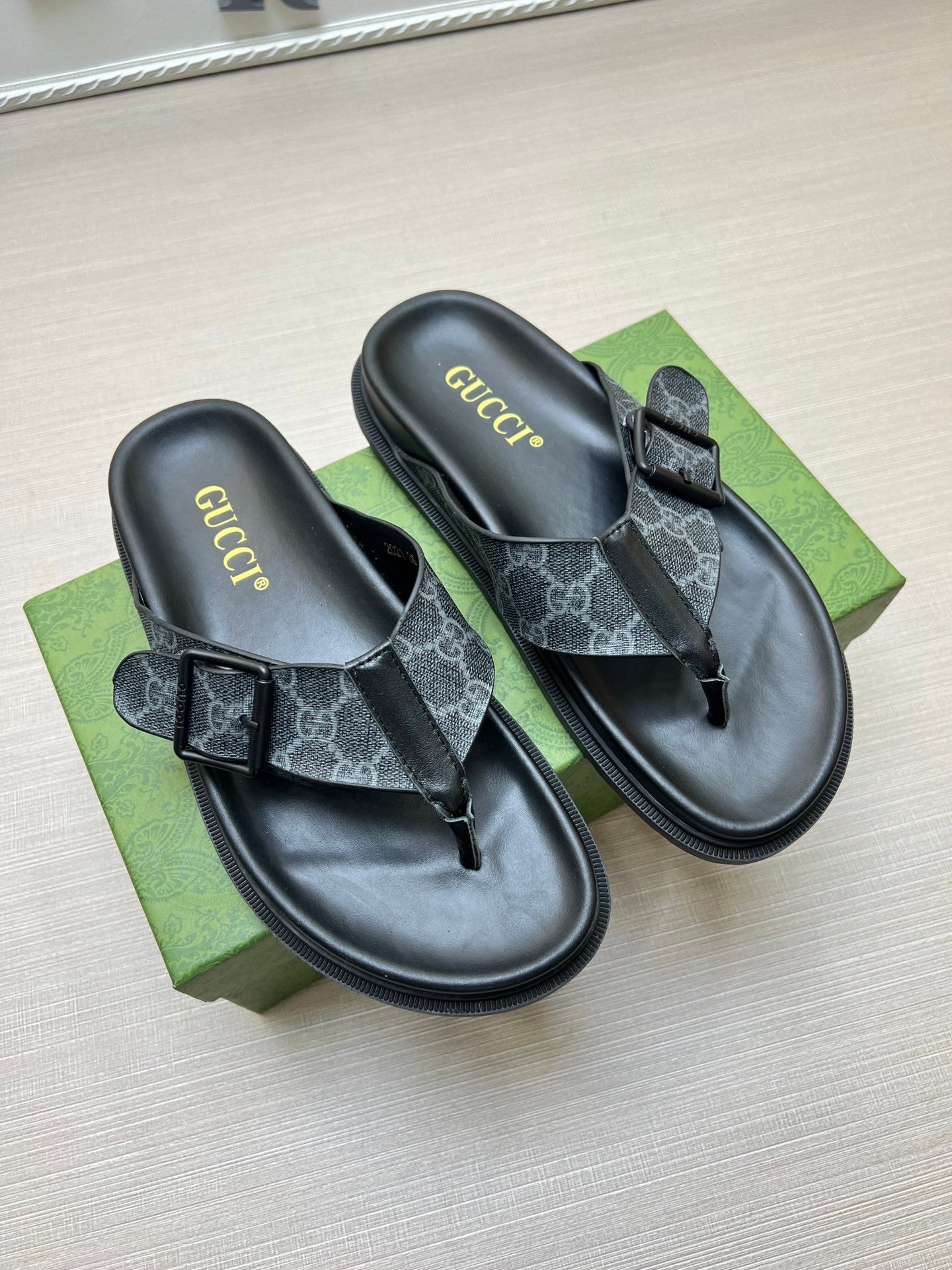 54B92Z  fashion slippers