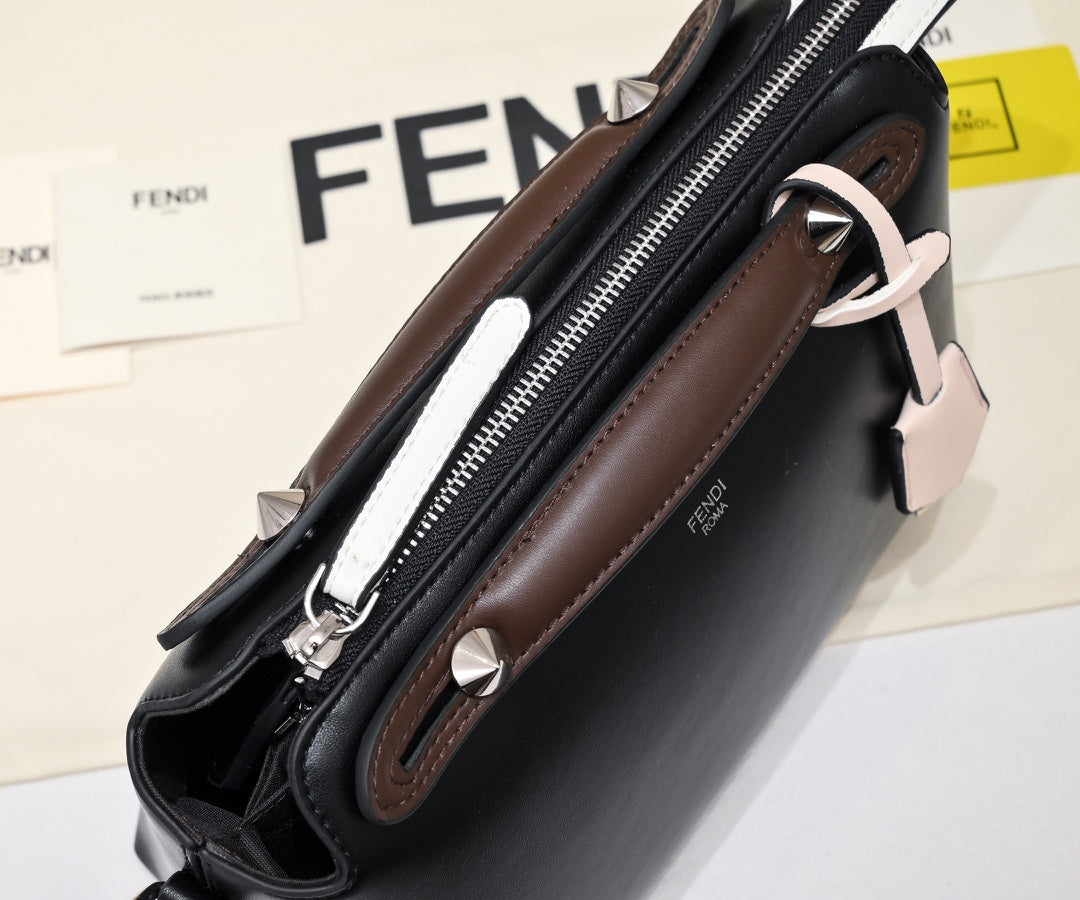 2XF132B  Fashionable leather bag 