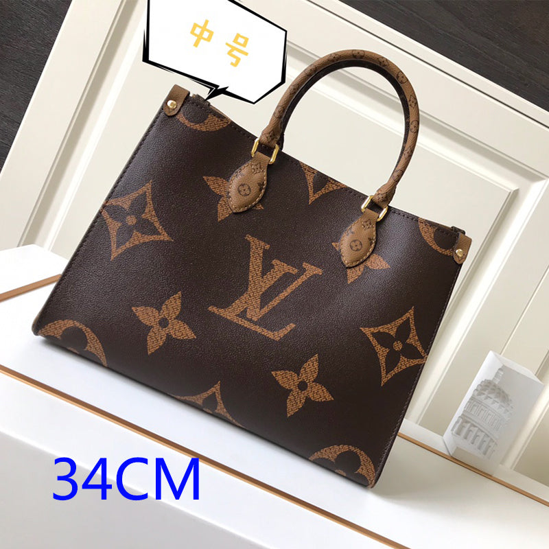 1XE65B  Fashionable leather bag 