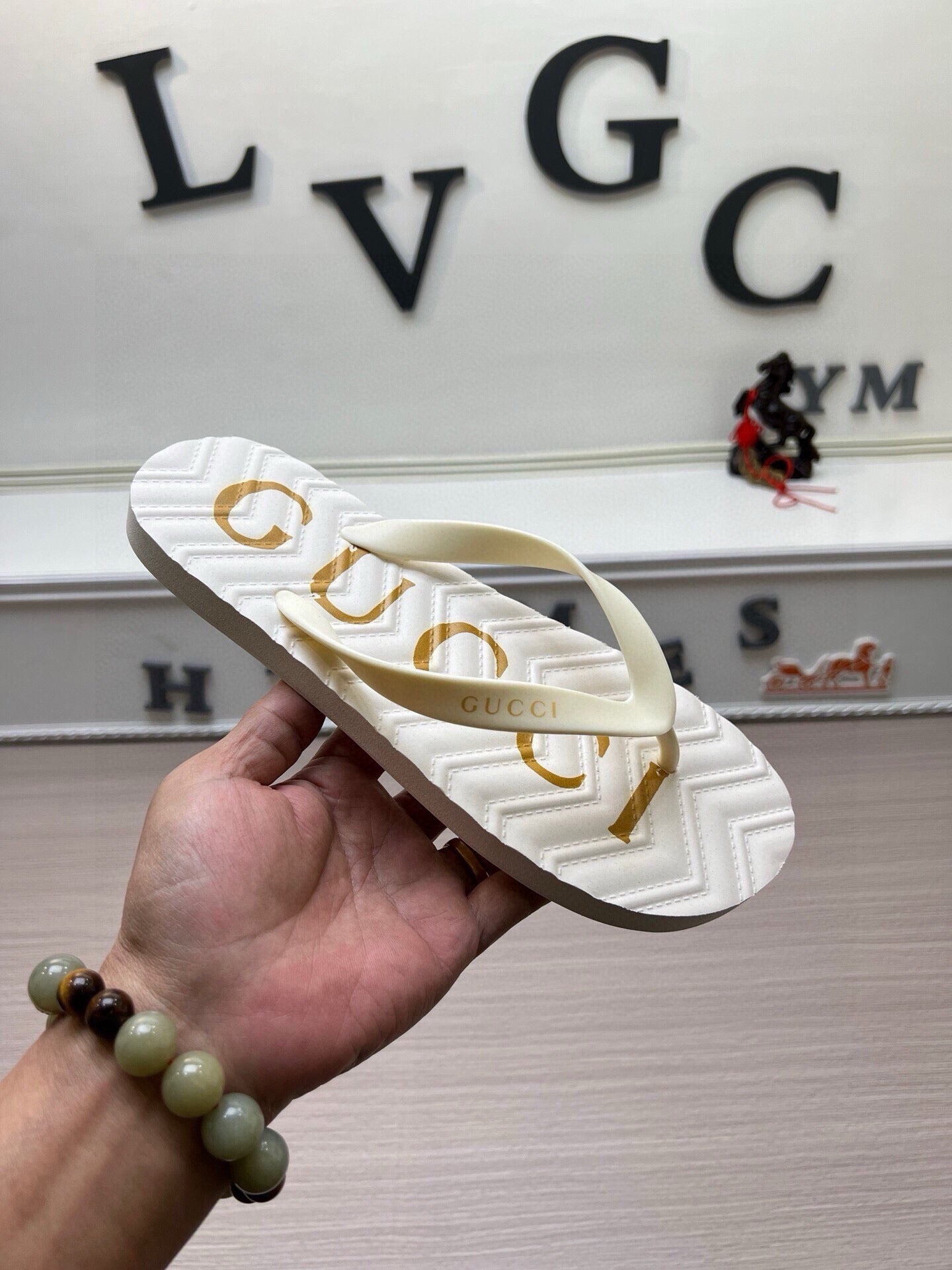 54B39Z   fashion  slippers