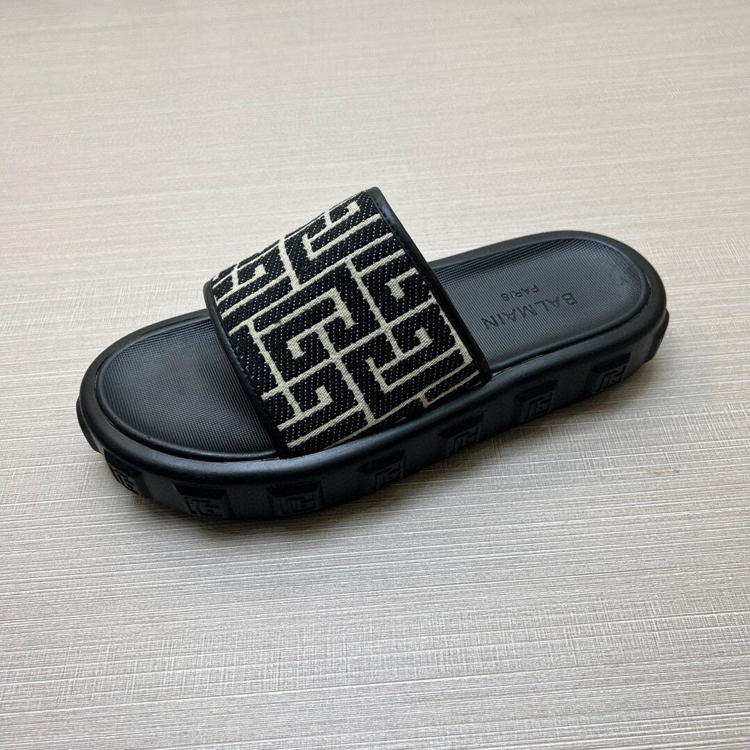 54A21Z    fashion slippers