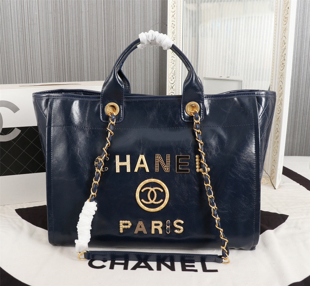 2XE349B  Fashionable leather bag 