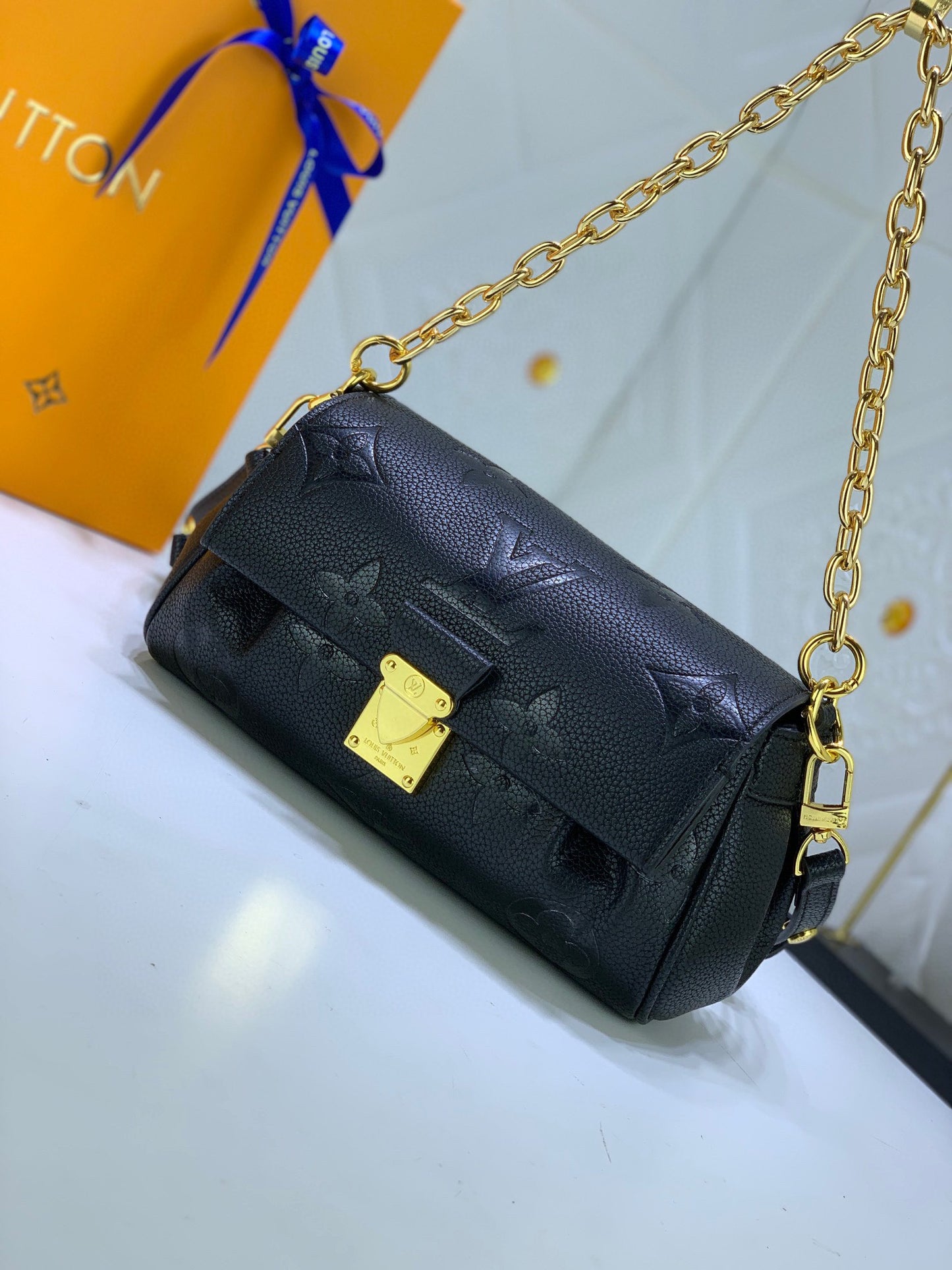 2XR363B  Fashionable leather bag 