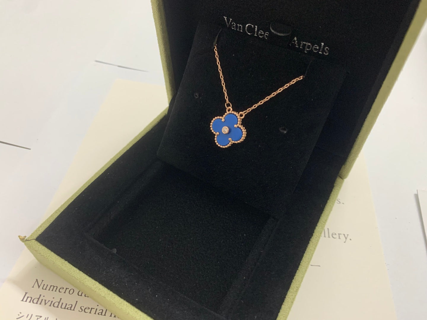 5XVA185X (High quality 1 flower necklace)