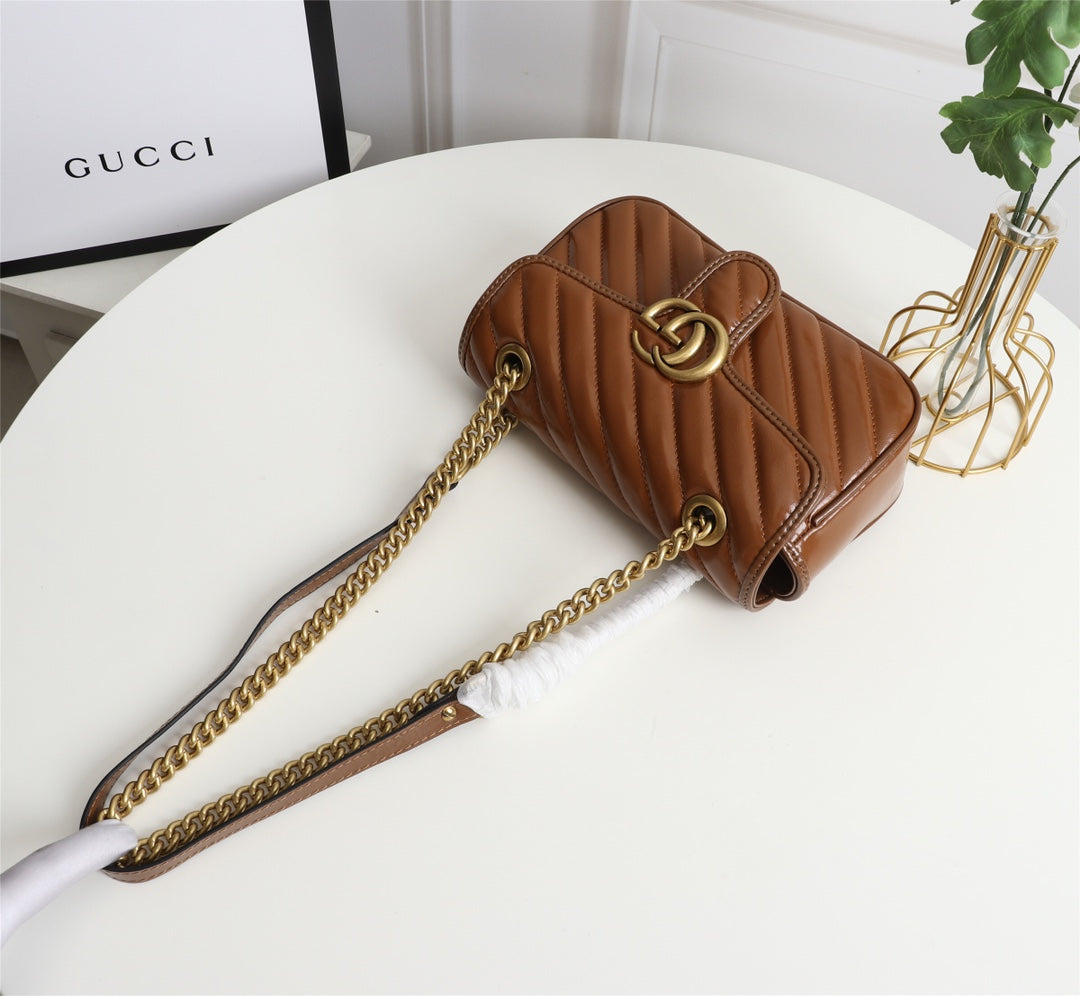 1XB283B  Fashionable leather bag 