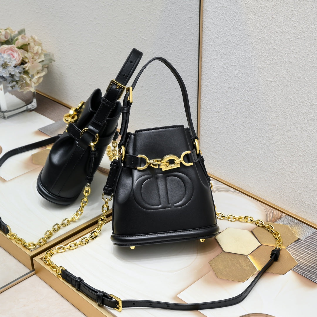 2XD370B  Fashionable leather bag 