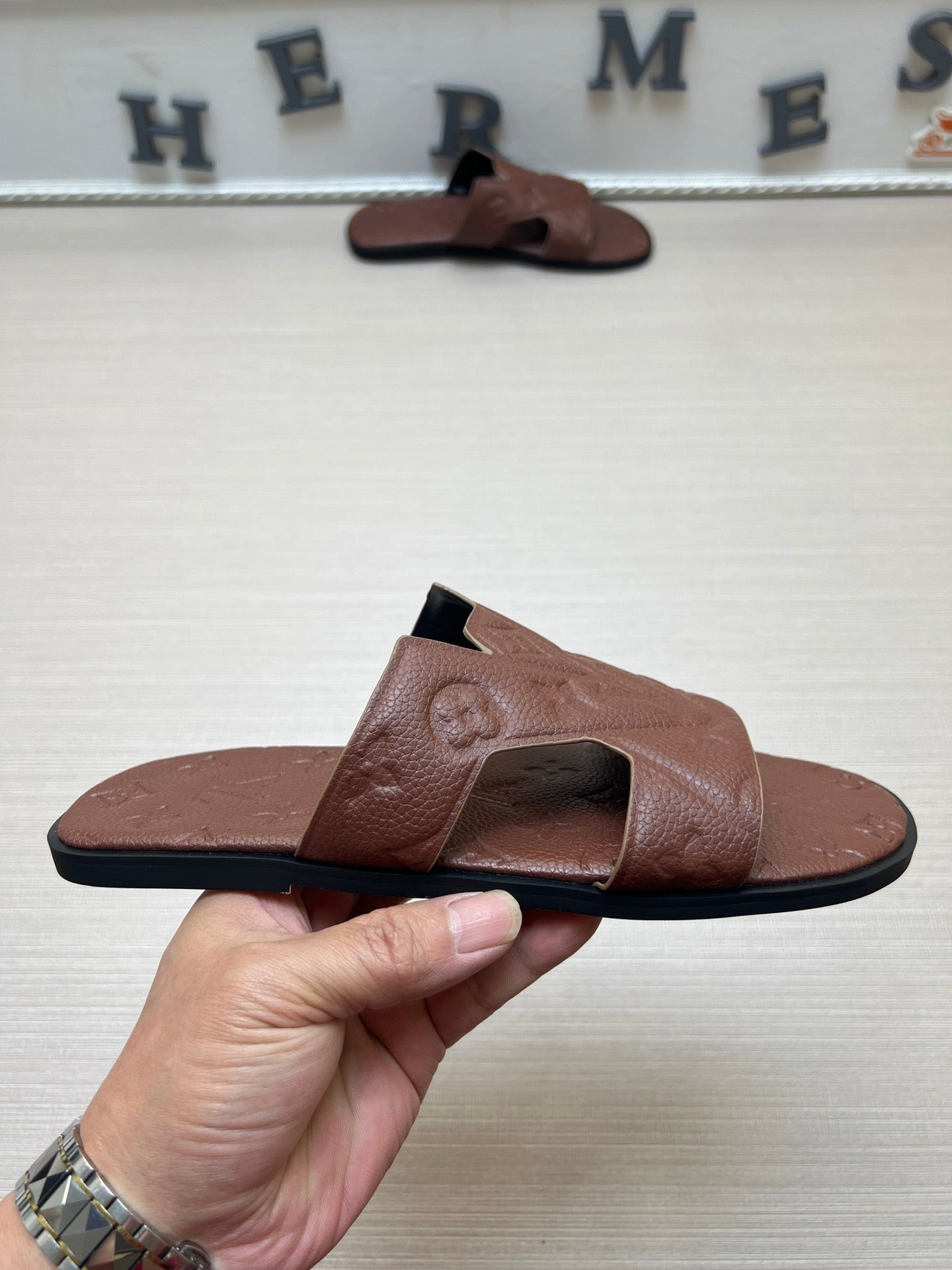 54E34Z  fashion slippers