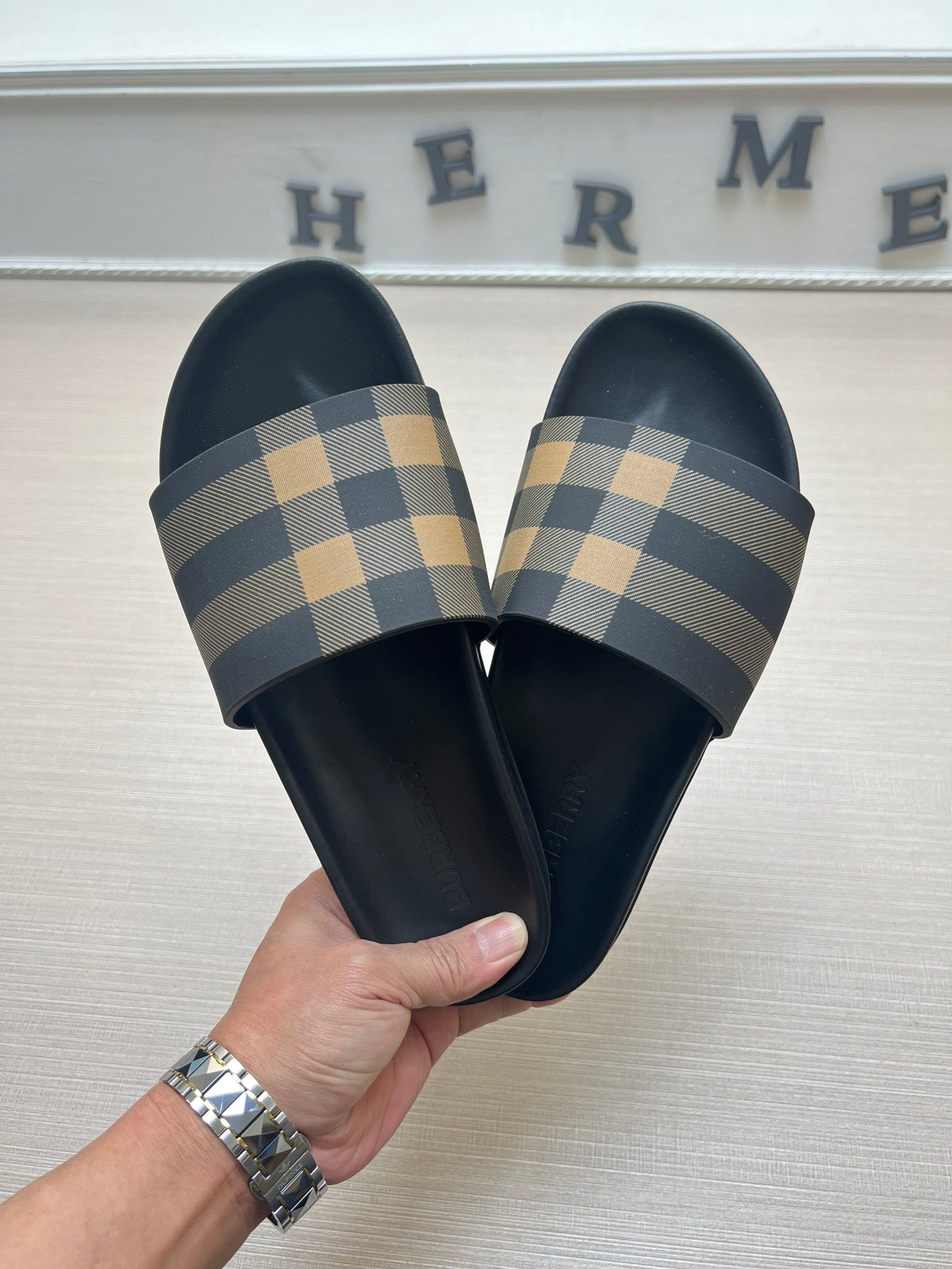 54R119Z  fashion  slippers